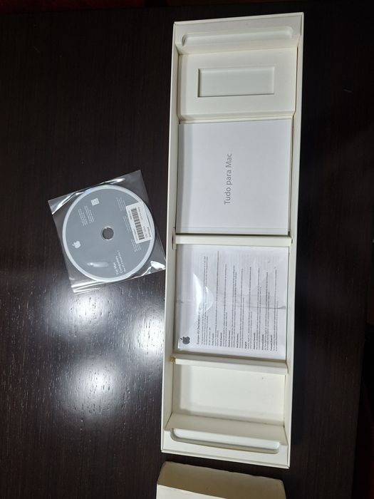 IMac 24"/ 2.4 GHZ/ 1GB/ 320GB/ SD/ AP/ BT