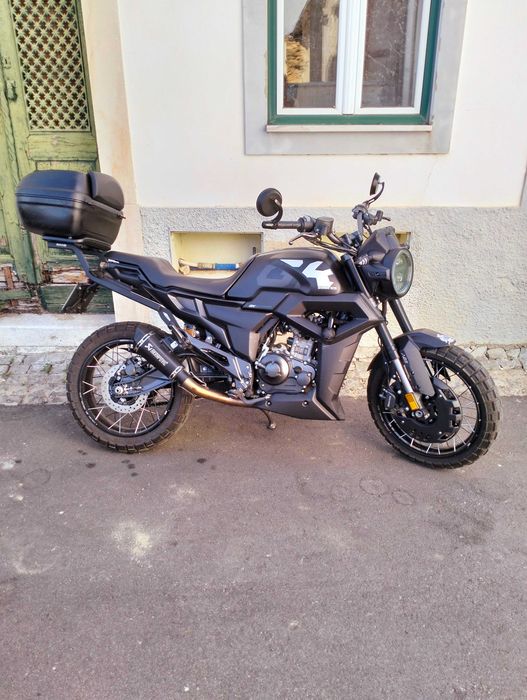 Zontes GK 125cc com extras.