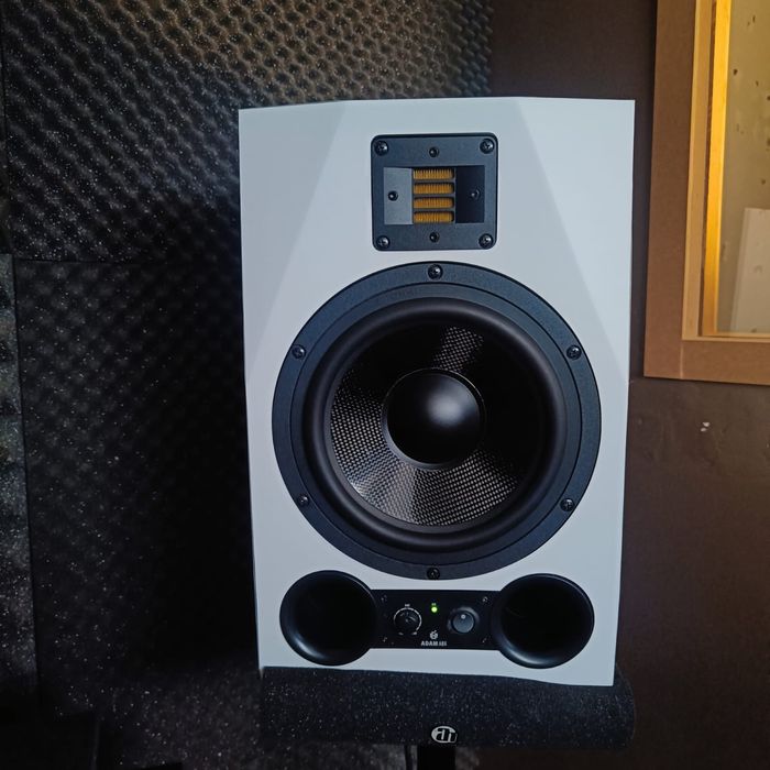 Adam A8X monitores estúdio