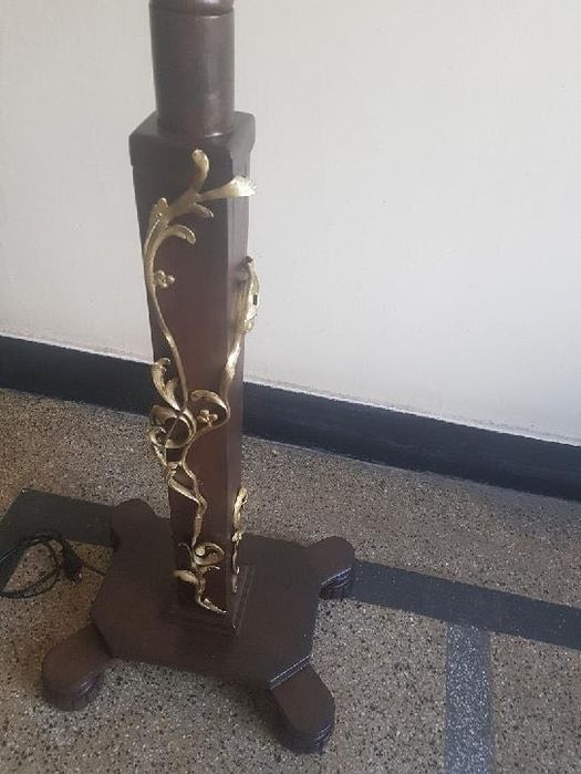 Antyczna lampa, wykonana z drewna dębowego :)