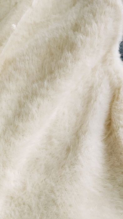 Sweter kremowy roz S