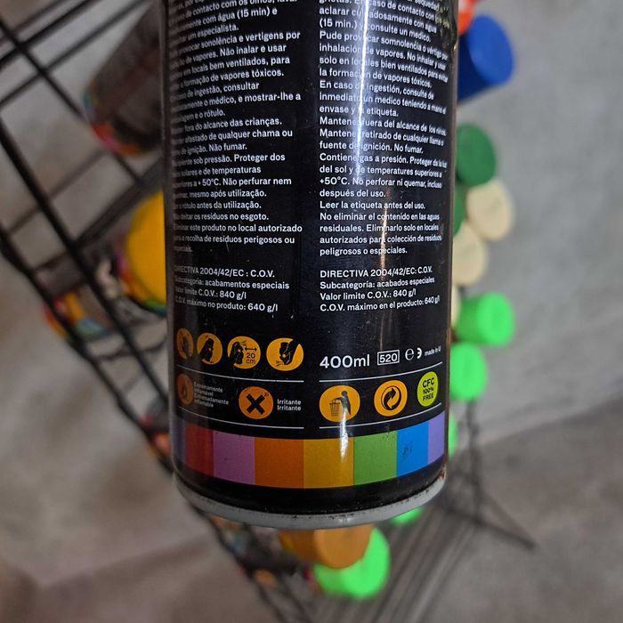 44 Latas de tinta Spray marca VITO 400ml + Suporte expositor metálico