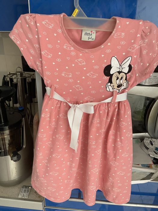 Продам красивое нарядное платье   на девочку