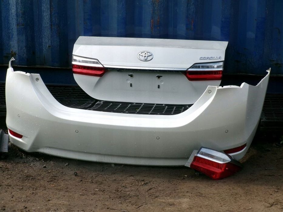toyota corolla e16 zderzak tył tylny