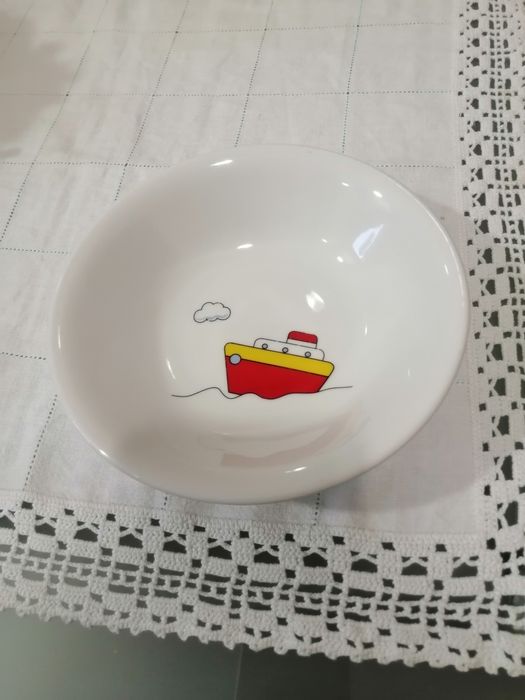 Pratinho sopa criança+Chávenas café pirex+tabuleiro inox+resguardos