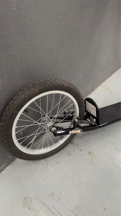 Trotinet em otimo estado .