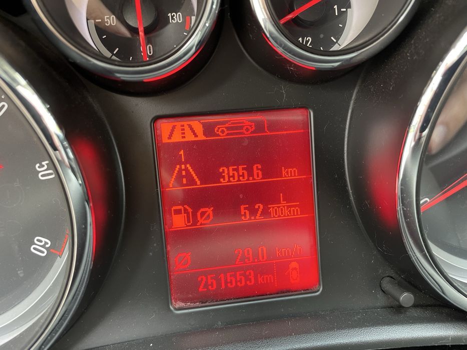 Продам Opel Astra J