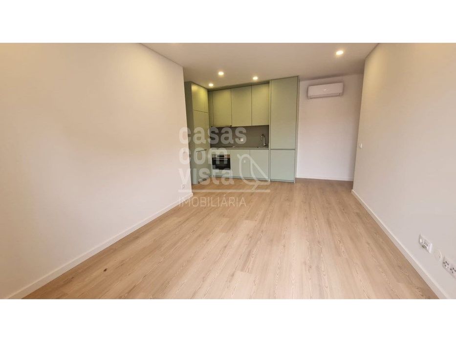 T1 Apartment in the Center of Leiria — Urban Elegance, Modern Design...