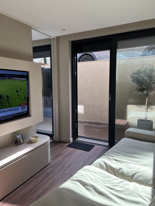 Moradia terrea V1 independente com terraco e garagem