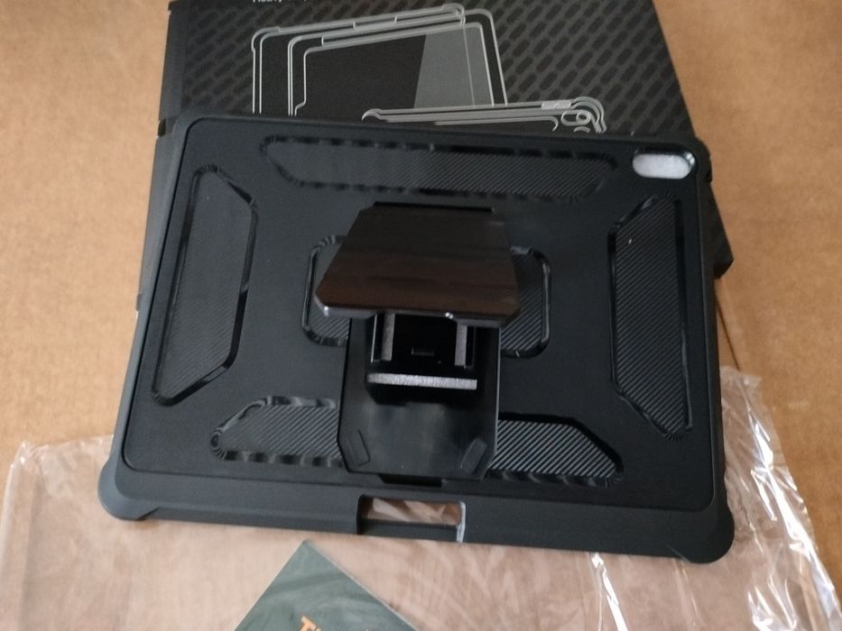 Etui pancerne na tablet zamykane do iPad Pro 11 M4