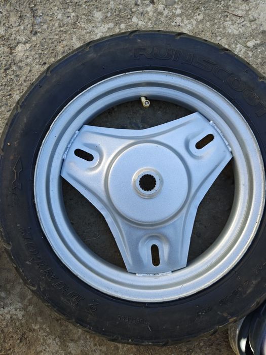 Колесо заднее сузуки адрес 50 в сборе