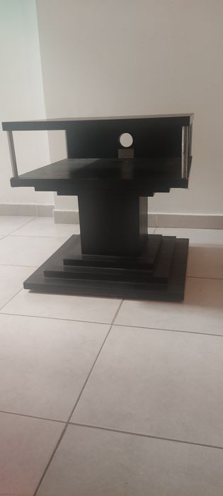 Móvel auxiliar preto