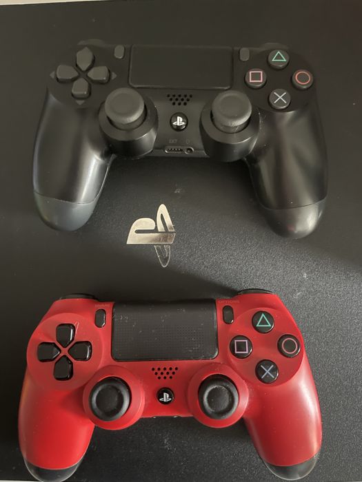 PlayStation 4 Pro 1TB + 2 pady + gra SnowRunner