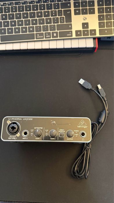 Behringer UMC22 Audio Interface480209927281070083
