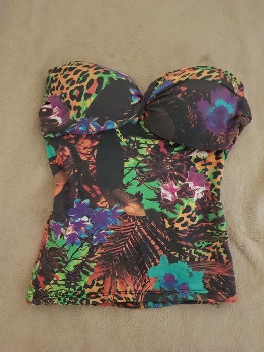 Blusas tops com bojo do Brasil