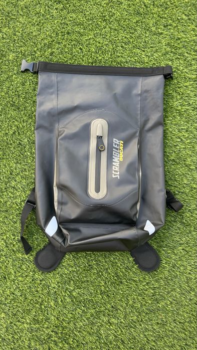 Mochila / Mala magnética para tanque depósito Ducati Scrambler
