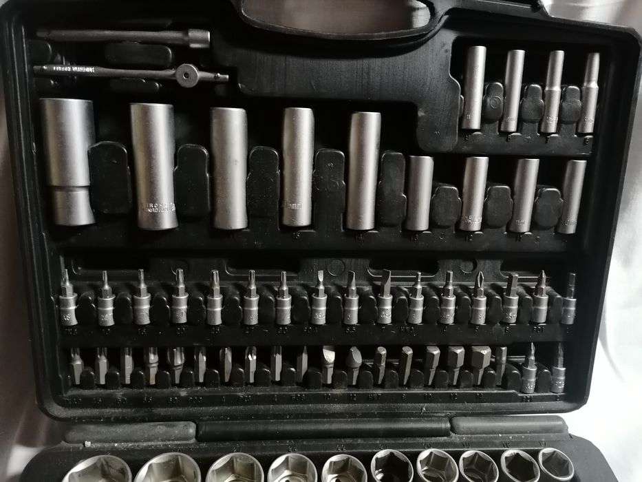 Conjunto de chaves universal HR High Resistance com mala de transporte