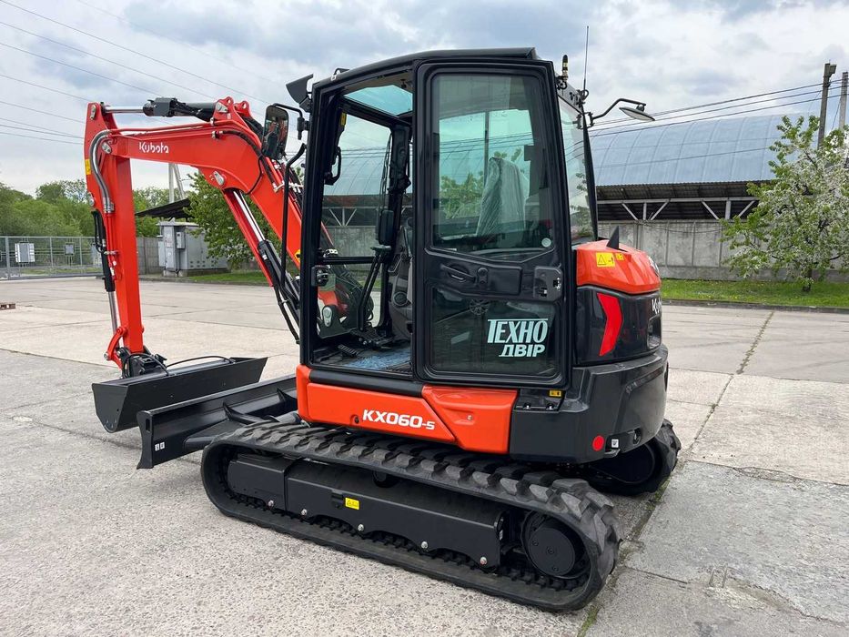 Новий гусеничний міні екскаватор Kubota KX060-5