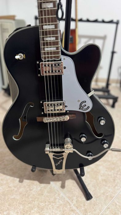 Guitarra Epiphone Emperor Swingster Black