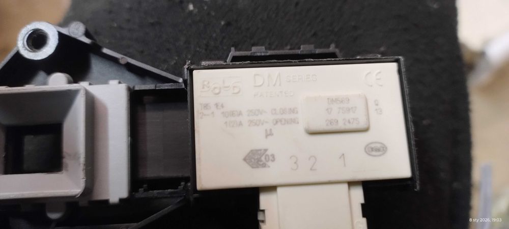 Blokada drzwi pralki whirpool