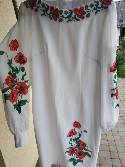 Вишите плаття з маками 46-48