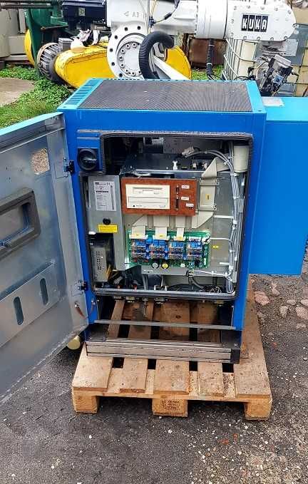 Robot przemysłowy KUKA KR 15/2 KR15-2 01r sterownik szafa sterownicza