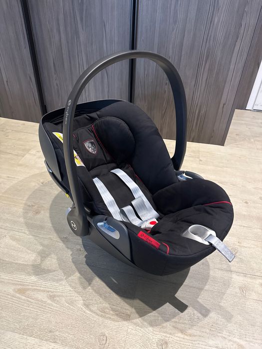 Fotelik Cybex Ferrari Black badge z podstawką