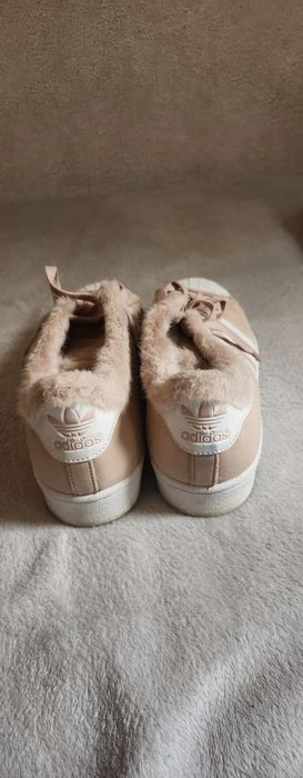 Adidas Superstar com Pelo – Rosa/Bege | Tamanho 42 2/3