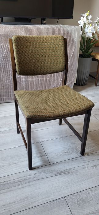 Krzesła tapicerowane PRL