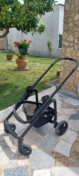Carrinho de passeio e ovinho