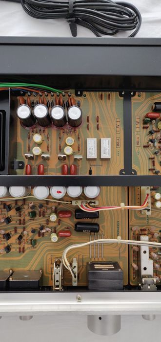 Pioneer C-21 Pré Amplificador