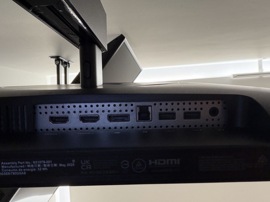 Monitor OMEN 27” 240Hz + RGB + Colunas