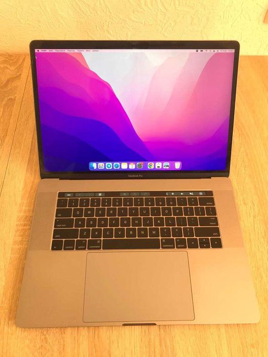 MacBook Pro 15" 2016 i7 2.6 GHz / 16GB RAM / Touch Bar—Мощный и надёжный