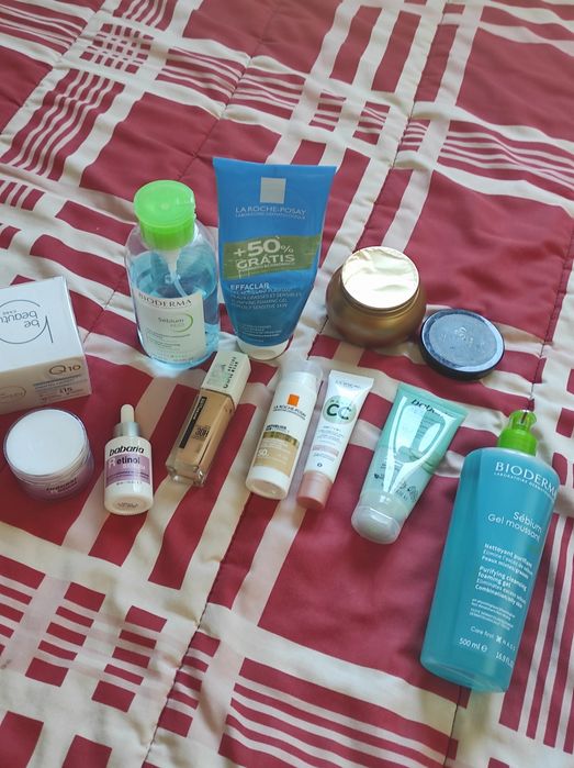 Vários produtos cuidados faciais alguns ainda selados