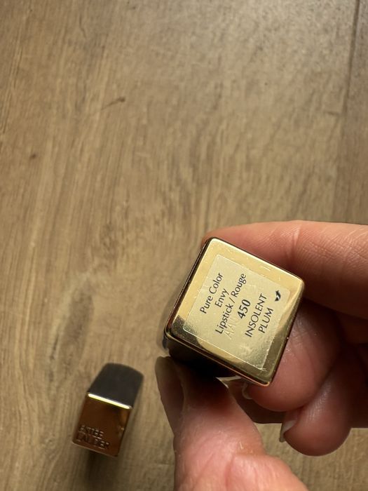 Estee lauder szminka insolent plum