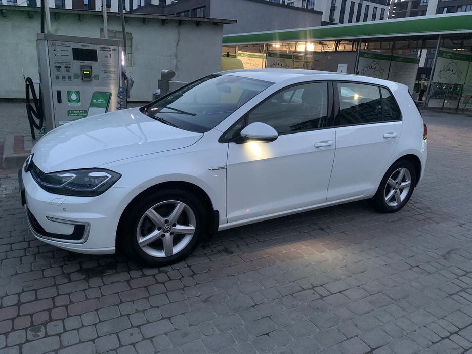 Volkswagen e-Golf 2017 року.Електро 36kw