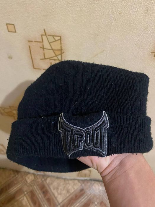 шапка tapout чёрная