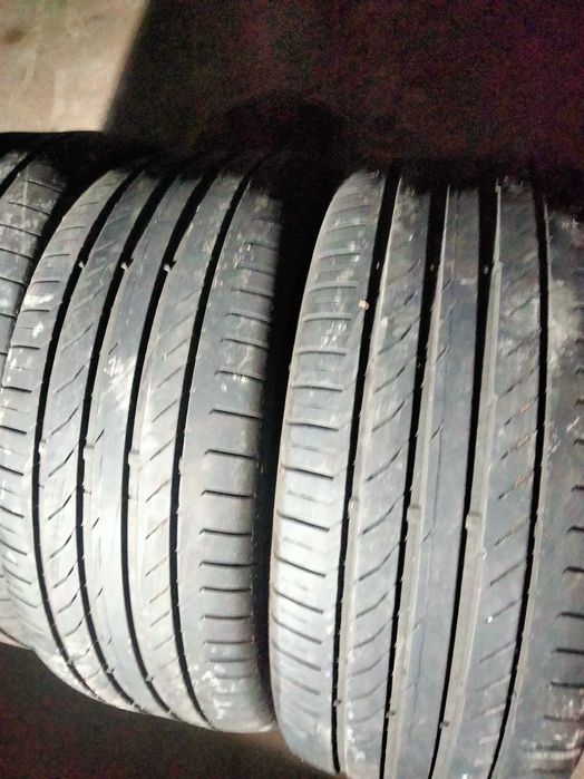 245 40 R19 Continental