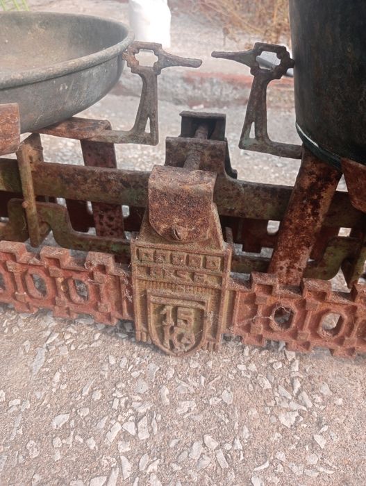 Balança muito antiga