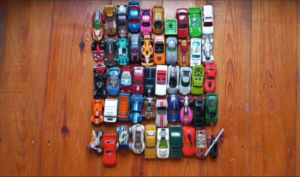 Vários Carrinhos HOT WHEELS