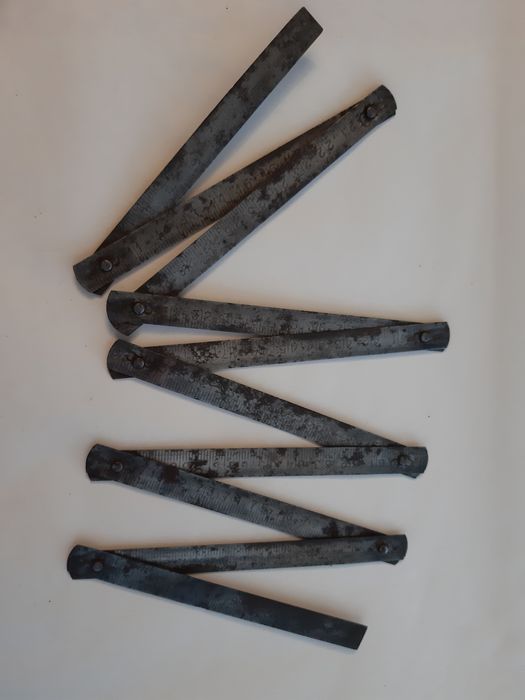 Продам Метр складной металлический