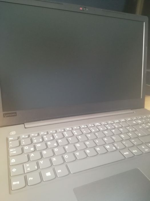 Laptop Lenovo w dobrym stanie