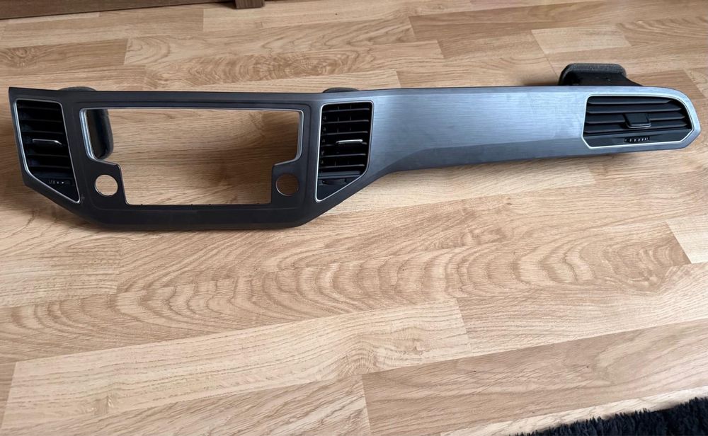 Radio WV Golf 5 04-08