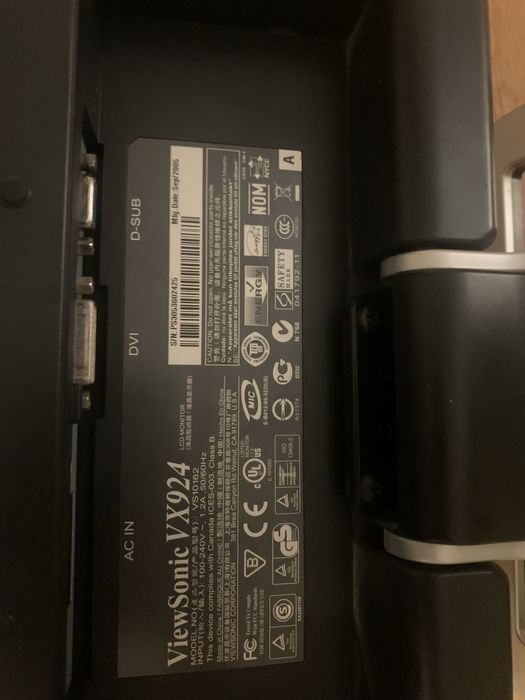 Monitor ViewSonic VX924 -19” LCD