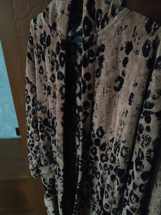 Халат Roberto Cavalli з леопардовим принтом, розмір XXL