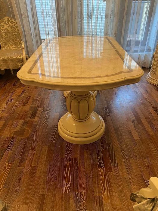 Стіл обідній зі стільцями Обеденный стол со стульями