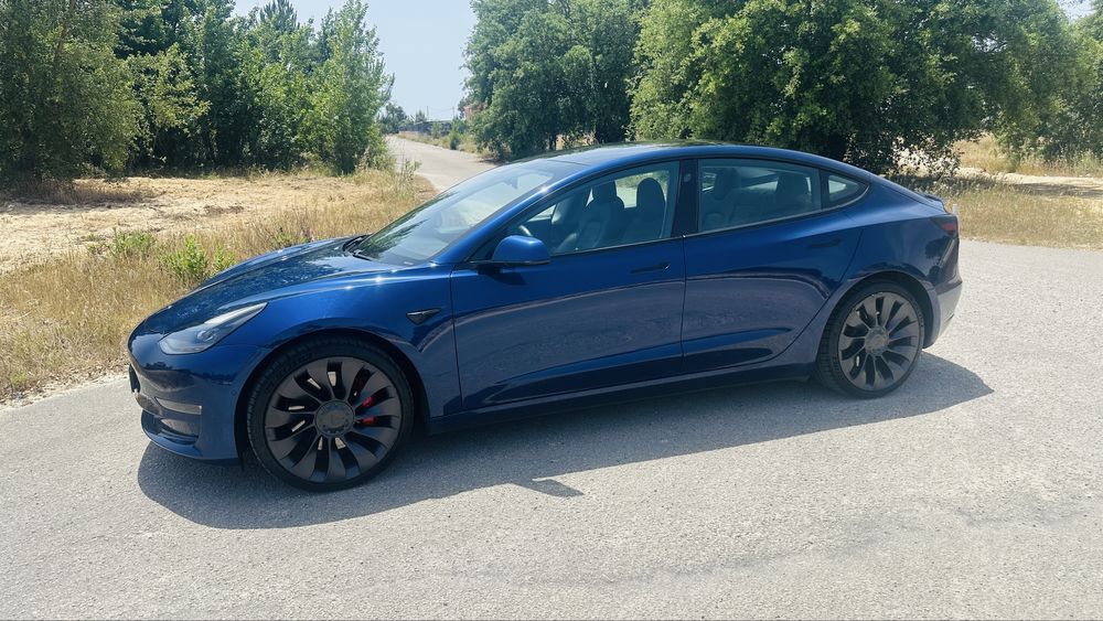 Tesla Model 3 Performance