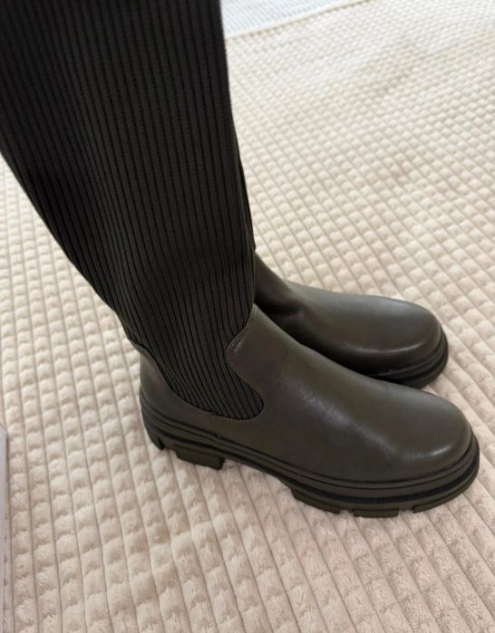 Botas estilo militar novas 38