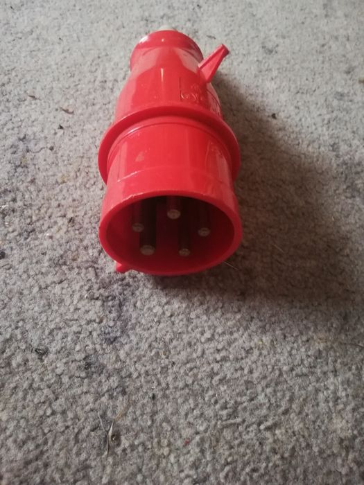 Wtyczka do gniazda siłowego