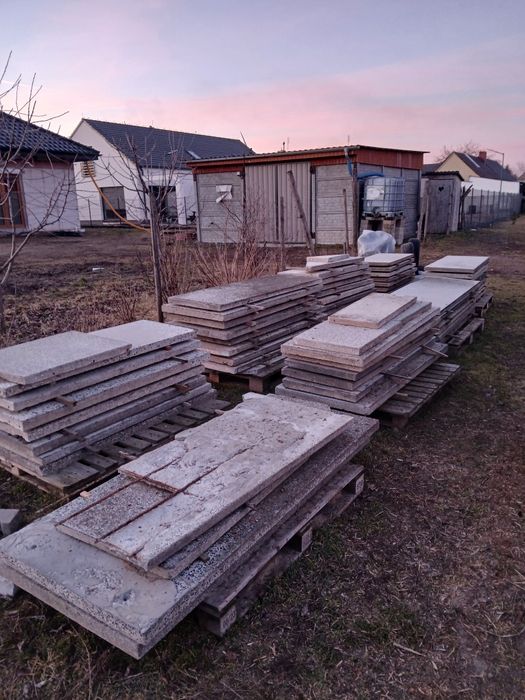 Odpady kamienne  na ścieżkę